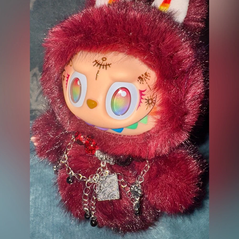 Custom red Labubu - Picture 5 of 5